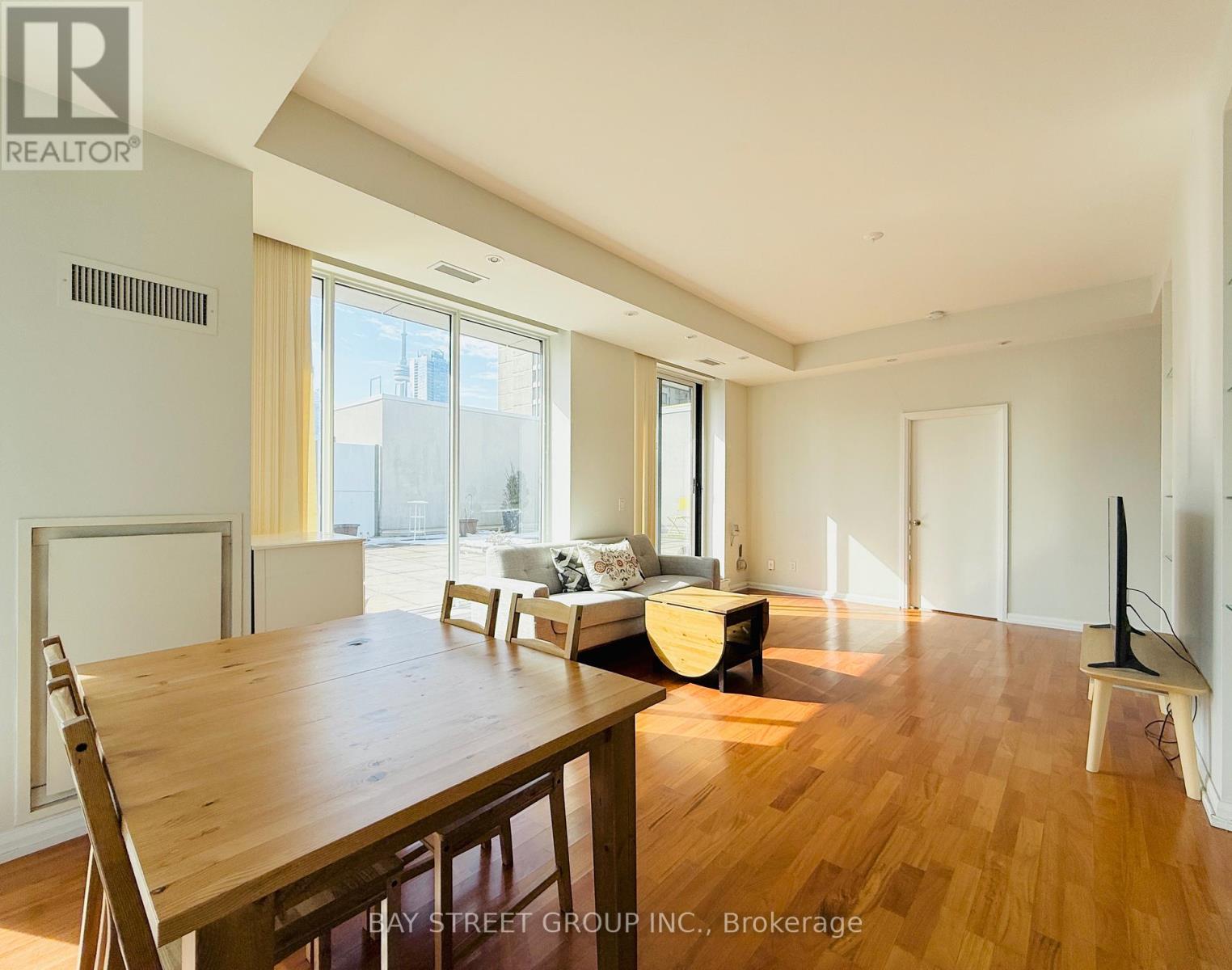 1902 - 111 Elizabeth Street, Toronto, Ontario  M5G 1P7 - Photo 5 - C12905912