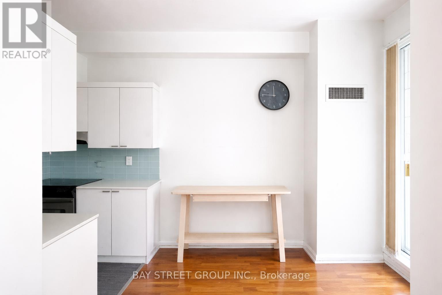 1902 - 111 Elizabeth Street, Toronto, Ontario  M5G 1P7 - Photo 7 - C12905912