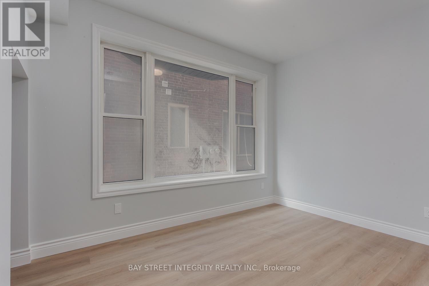 Main - 459 Palmerston Boulevard, Toronto, Ontario M6G 2N9 - Photo 10 - C12905920