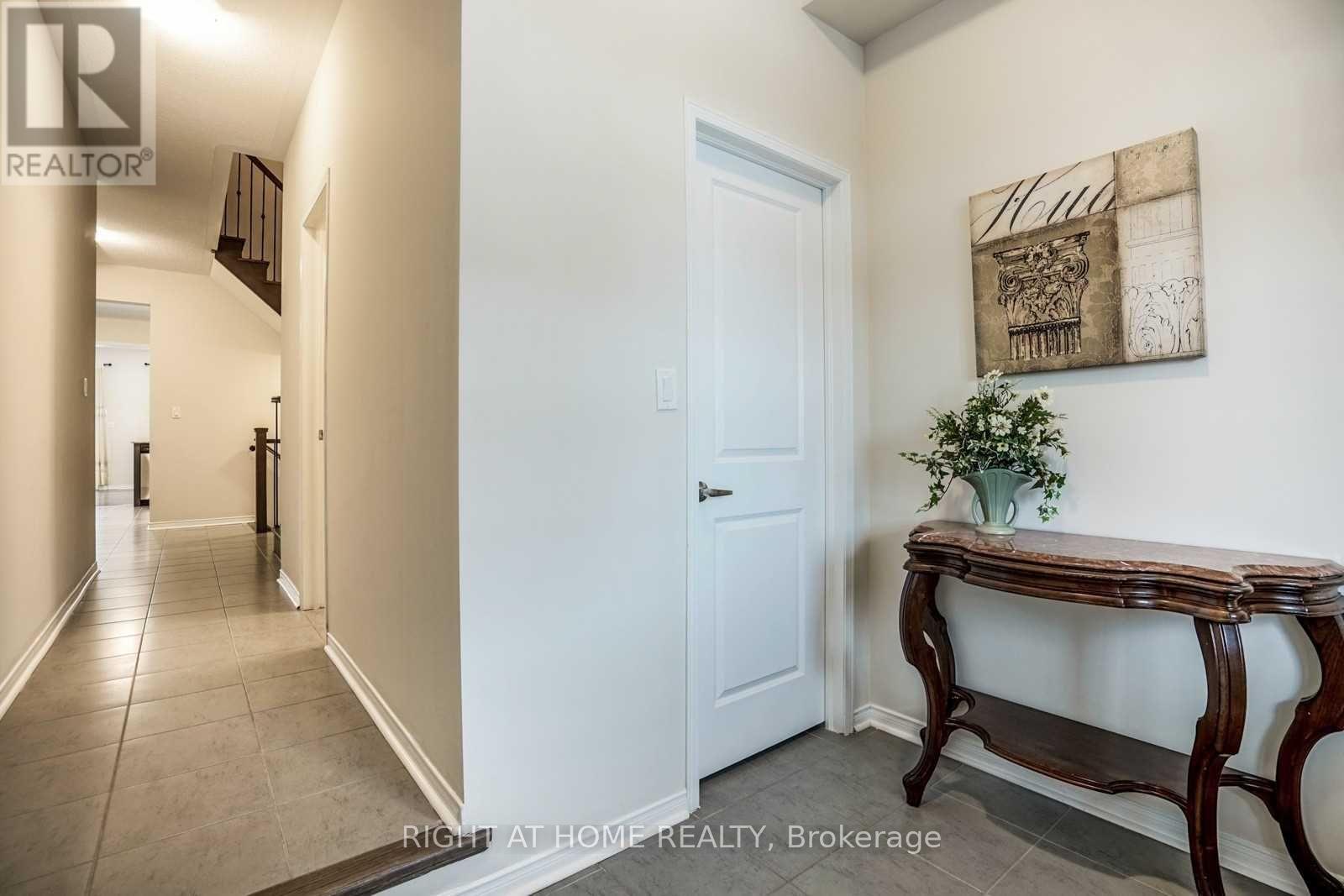 4 Rimrock Crescent, Whitby, Ontario L1N 0E5 - Photo 3 - E12905940