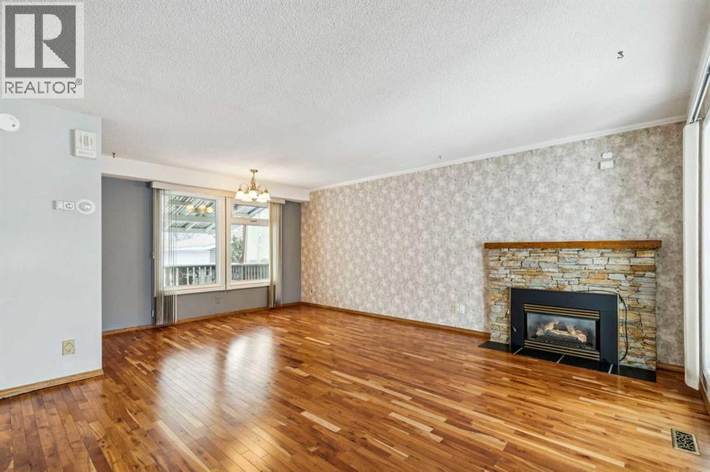 3412 Temple Road NE, Calgary, Alberta  T1Y 3A9 - Photo 3 - A2287129