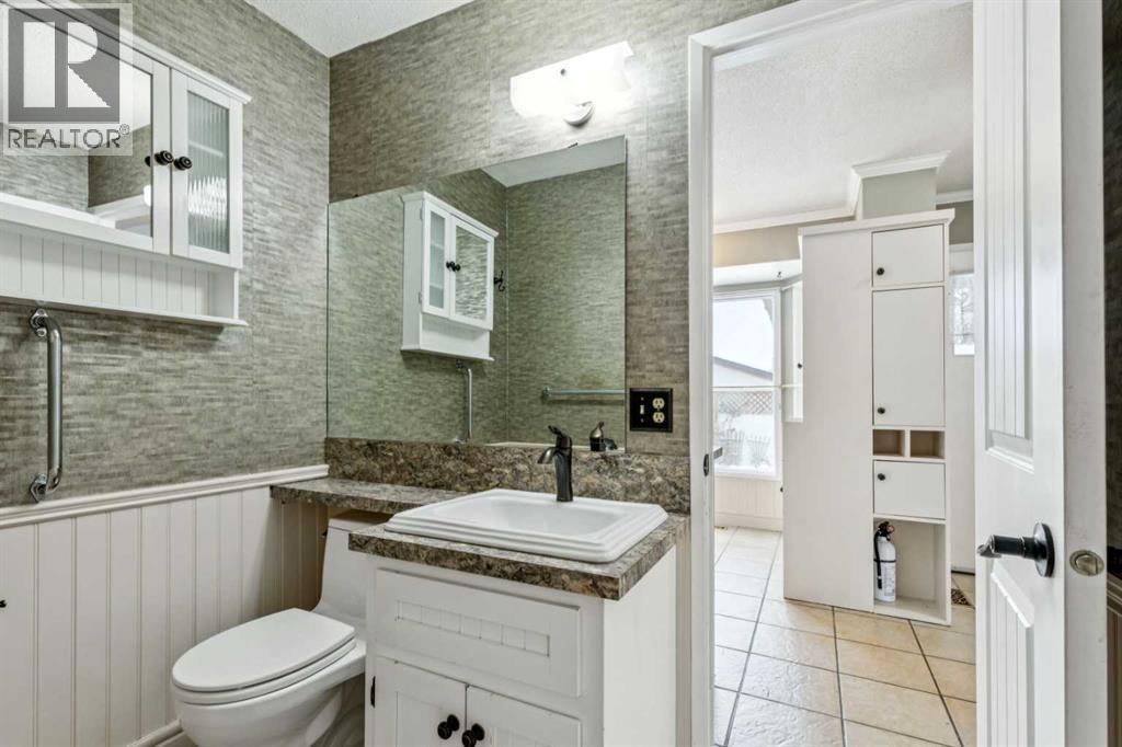 3412 Temple Road NE, Calgary, Alberta  T1Y 3A9 - Photo 11 - A2287129