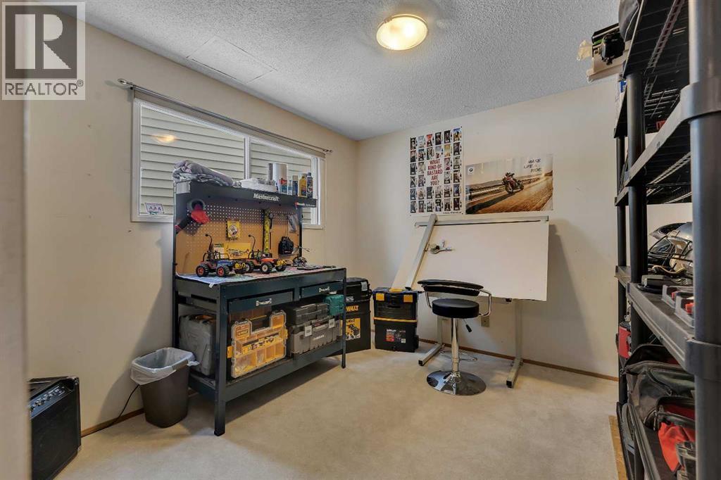 20 Woodbrook Place SW, Calgary, Alberta  T2W 3Z4 - Photo 19 - A2290893