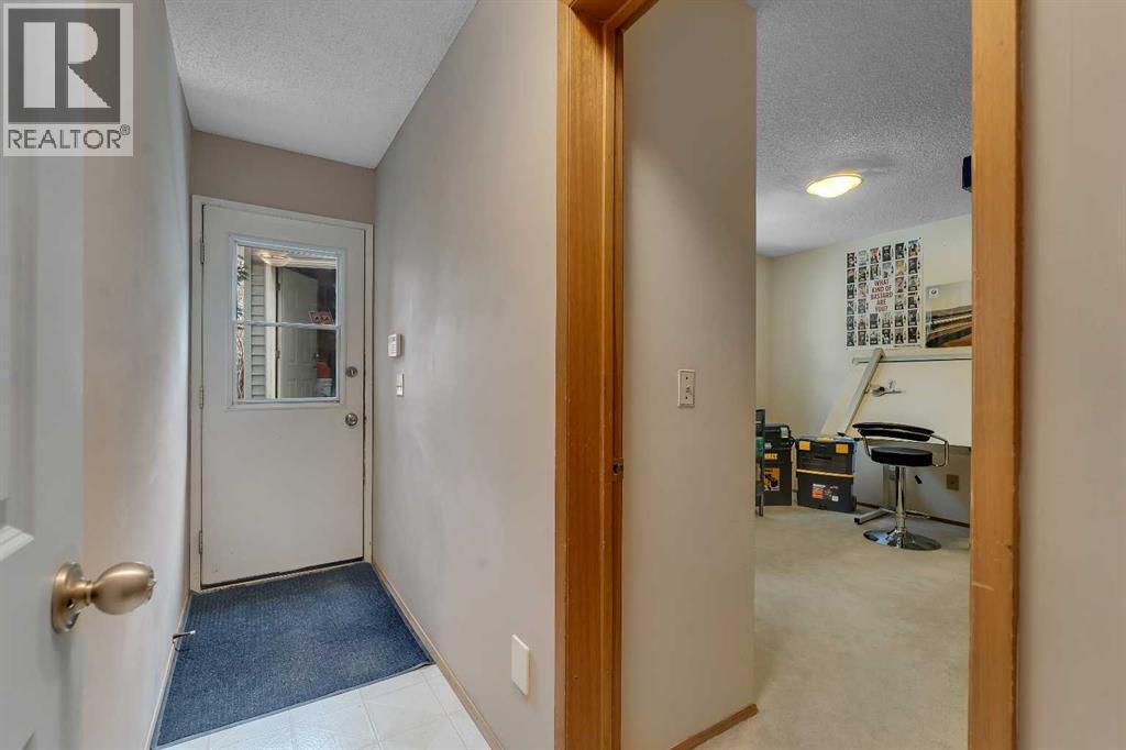 20 Woodbrook Place SW, Calgary, Alberta  T2W 3Z4 - Photo 21 - A2290893