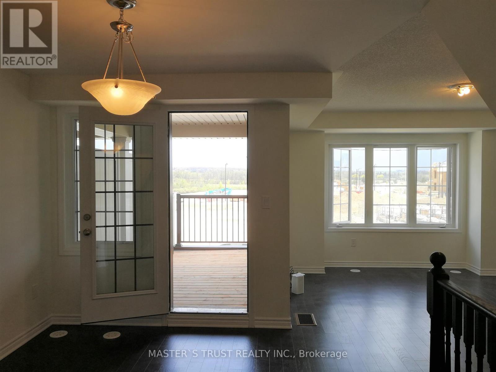 83 Mcalister Avenue, Richmond Hill, Ontario  L4S 0L2 - Photo 5 - N12905926