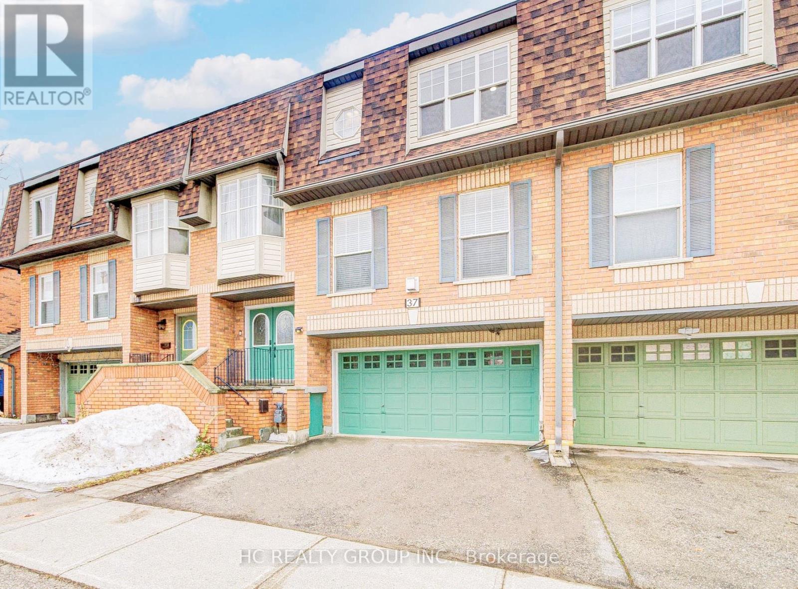 37 WILLOWFIELD MEWS, Toronto, Ontario