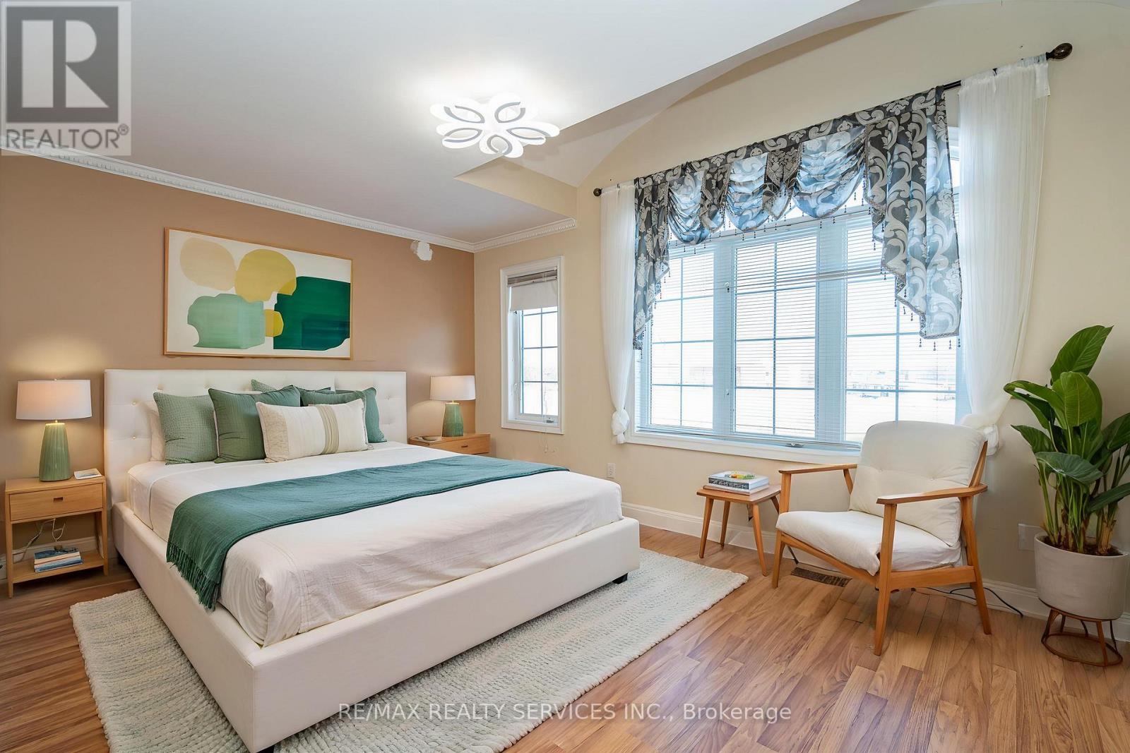 52 Mount Royal Circle, Brampton, Ontario L6P 2K4 - Photo 19 - W12905922