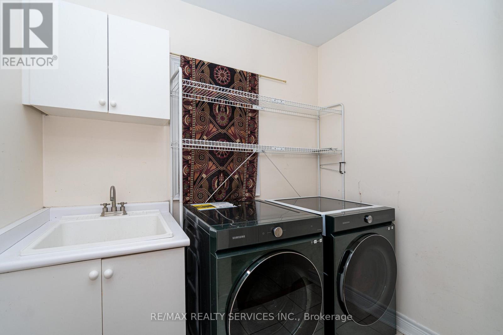 52 Mount Royal Circle, Brampton, Ontario L6P 2K4 - Photo 25 - W12905922