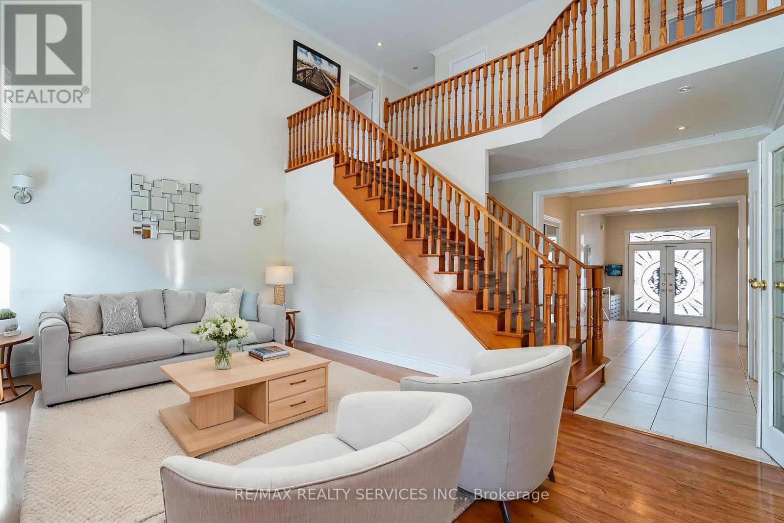 52 Mount Royal Circle, Brampton, Ontario L6P 2K4 - Photo 8 - W12905922