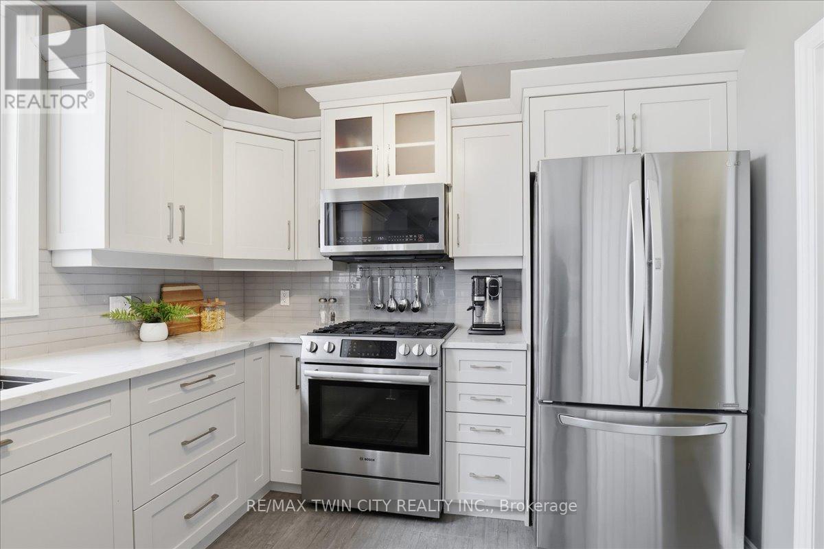 640 Munich Circle, Waterloo, Ontario  N2V 2L6 - Photo 10 - X12905934