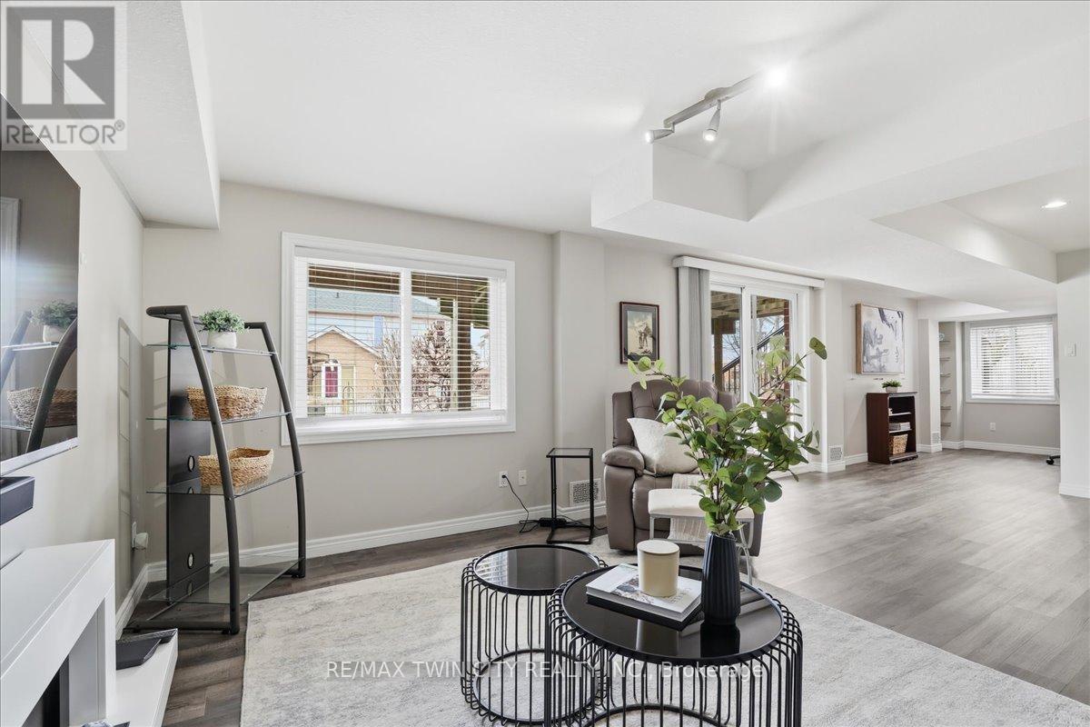 640 Munich Circle, Waterloo, Ontario  N2V 2L6 - Photo 28 - X12905934