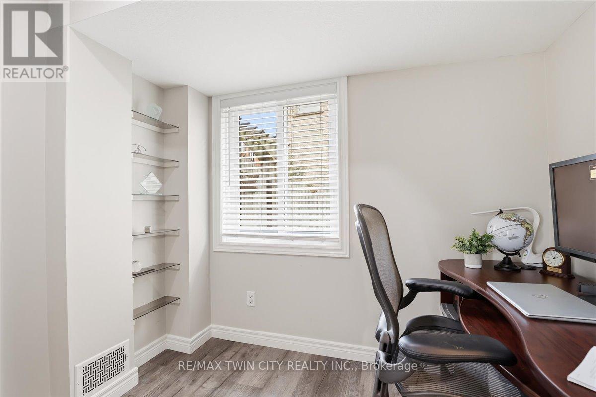 640 Munich Circle, Waterloo, Ontario  N2V 2L6 - Photo 29 - X12905934