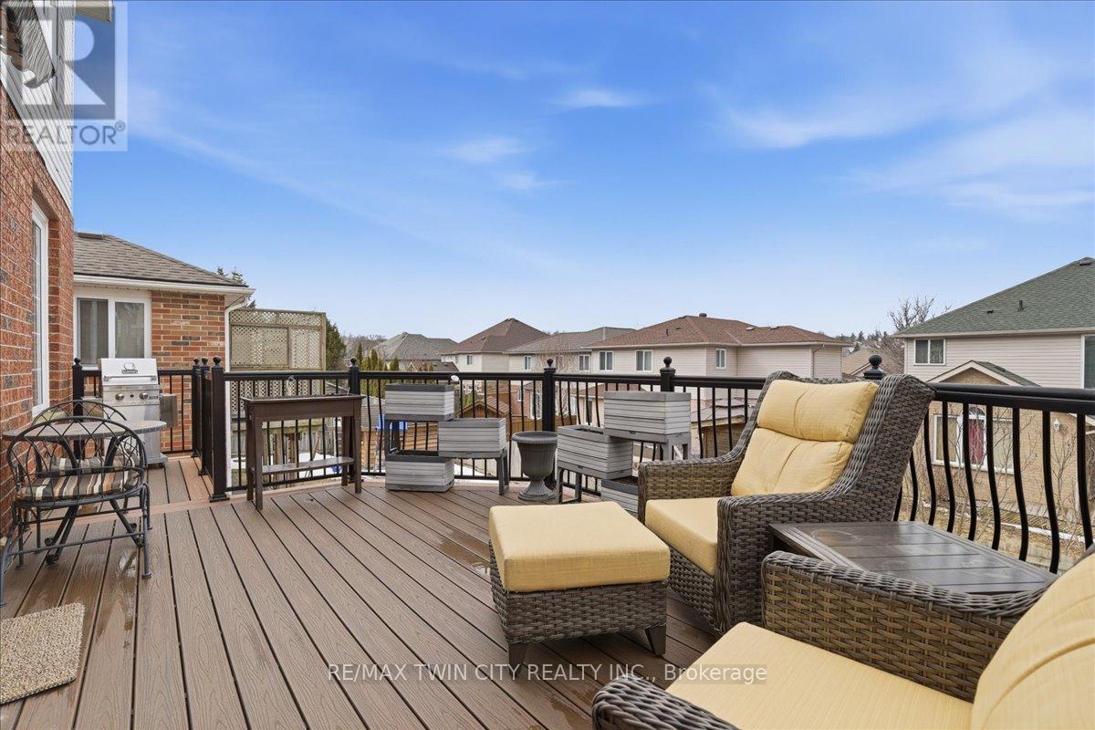 640 Munich Circle, Waterloo, Ontario  N2V 2L6 - Photo 36 - X12905934