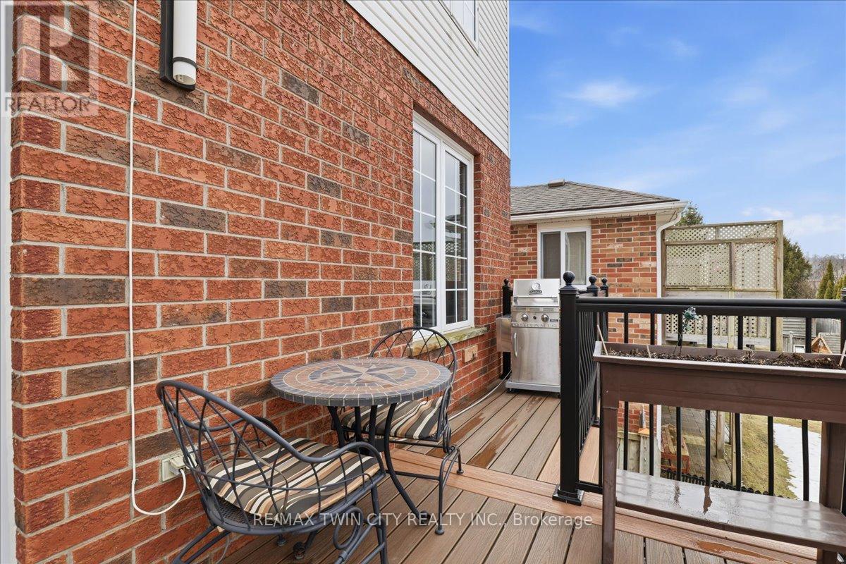 640 Munich Circle, Waterloo, Ontario  N2V 2L6 - Photo 37 - X12905934