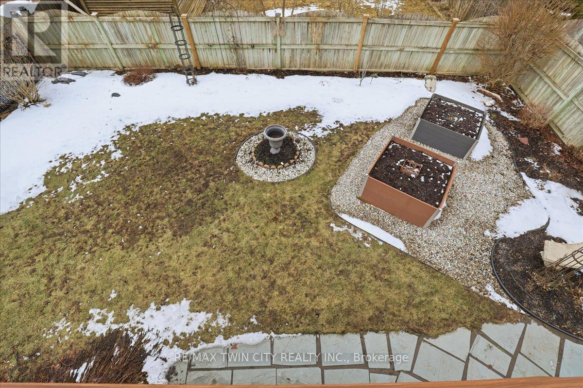 640 Munich Circle, Waterloo, Ontario  N2V 2L6 - Photo 39 - X12905934