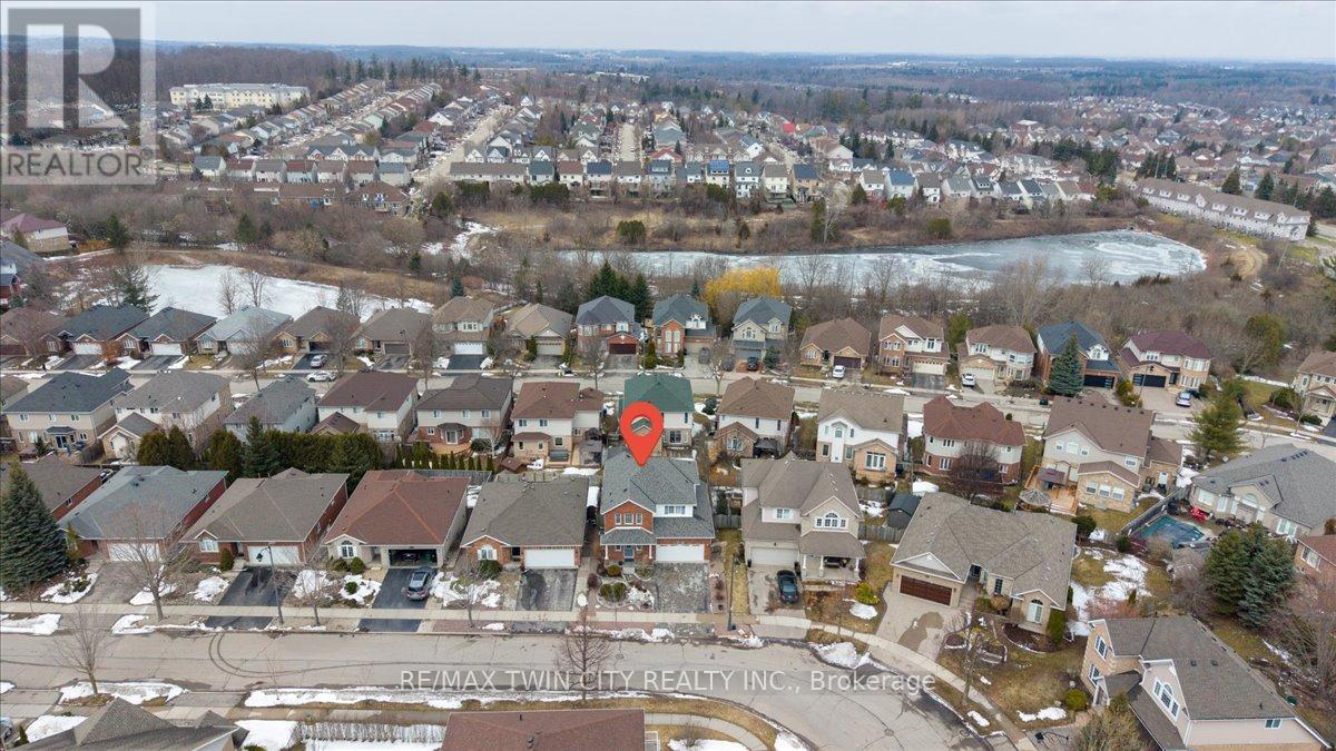 640 Munich Circle, Waterloo, Ontario  N2V 2L6 - Photo 40 - X12905934