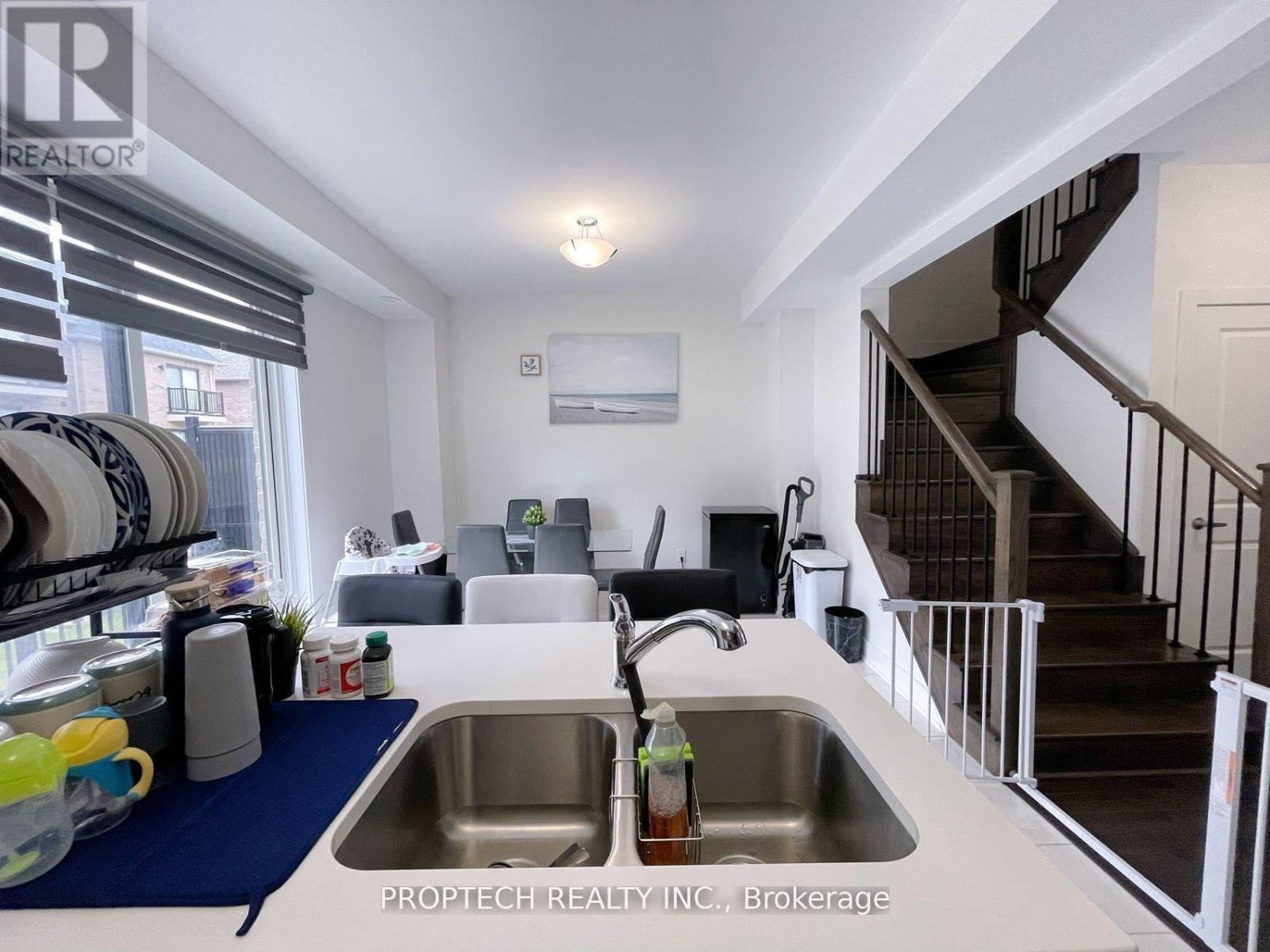 25 Gillivary Drive, Whitby, Ontario  L1P 0C9 - Photo 10 - E12905950