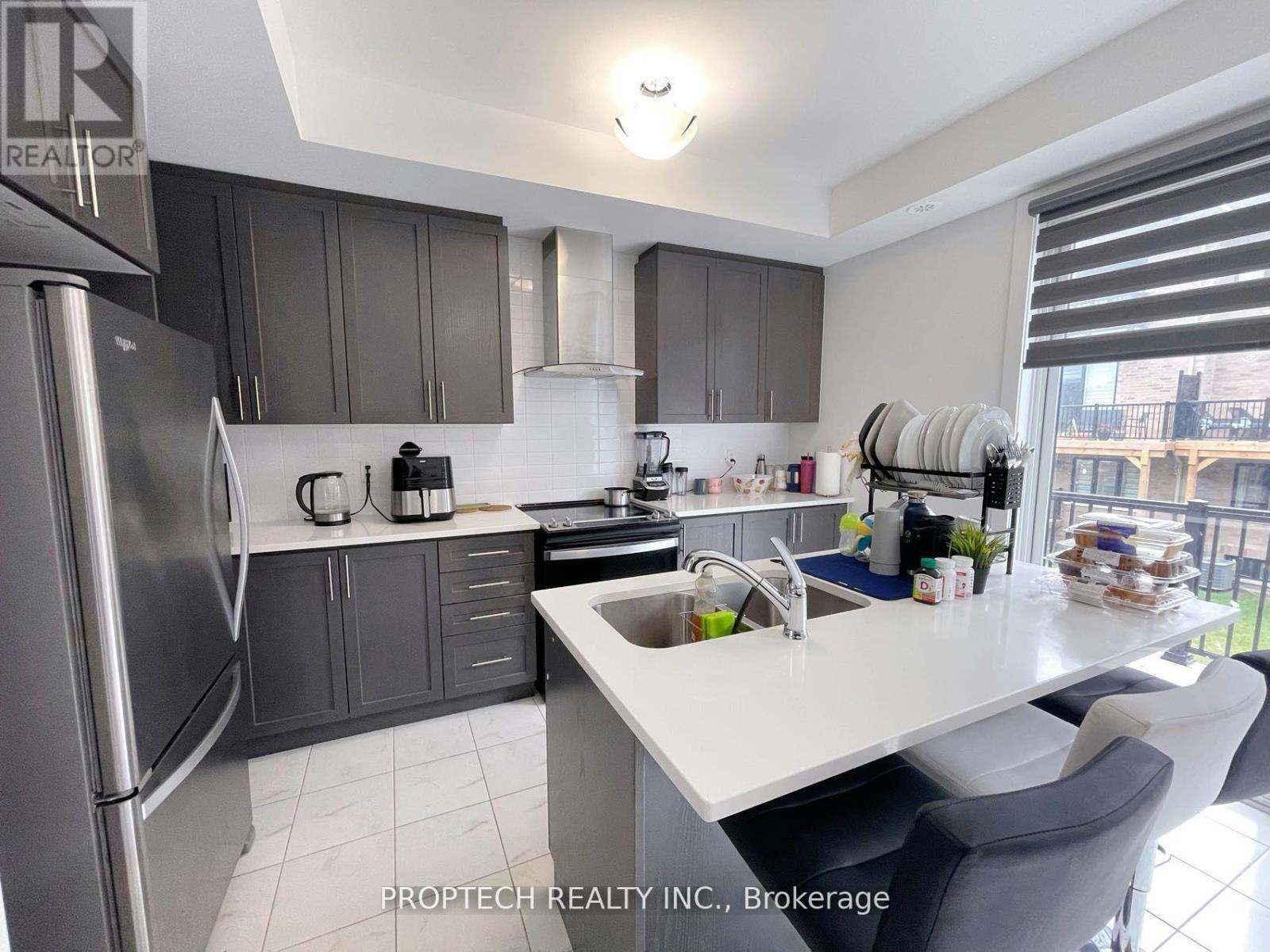 25 Gillivary Drive, Whitby, Ontario  L1P 0C9 - Photo 7 - E12905950