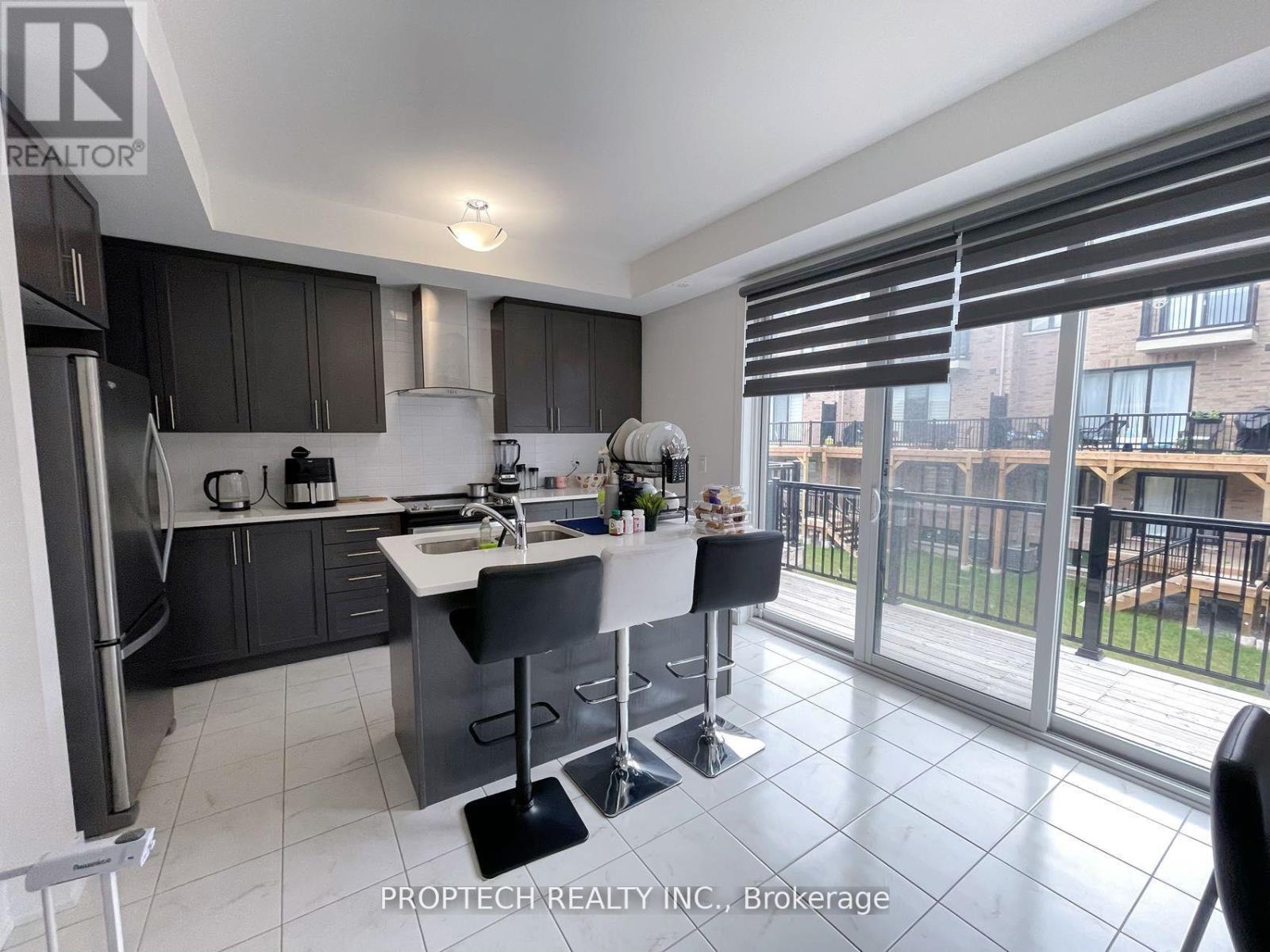 25 Gillivary Drive, Whitby, Ontario  L1P 0C9 - Photo 8 - E12905950