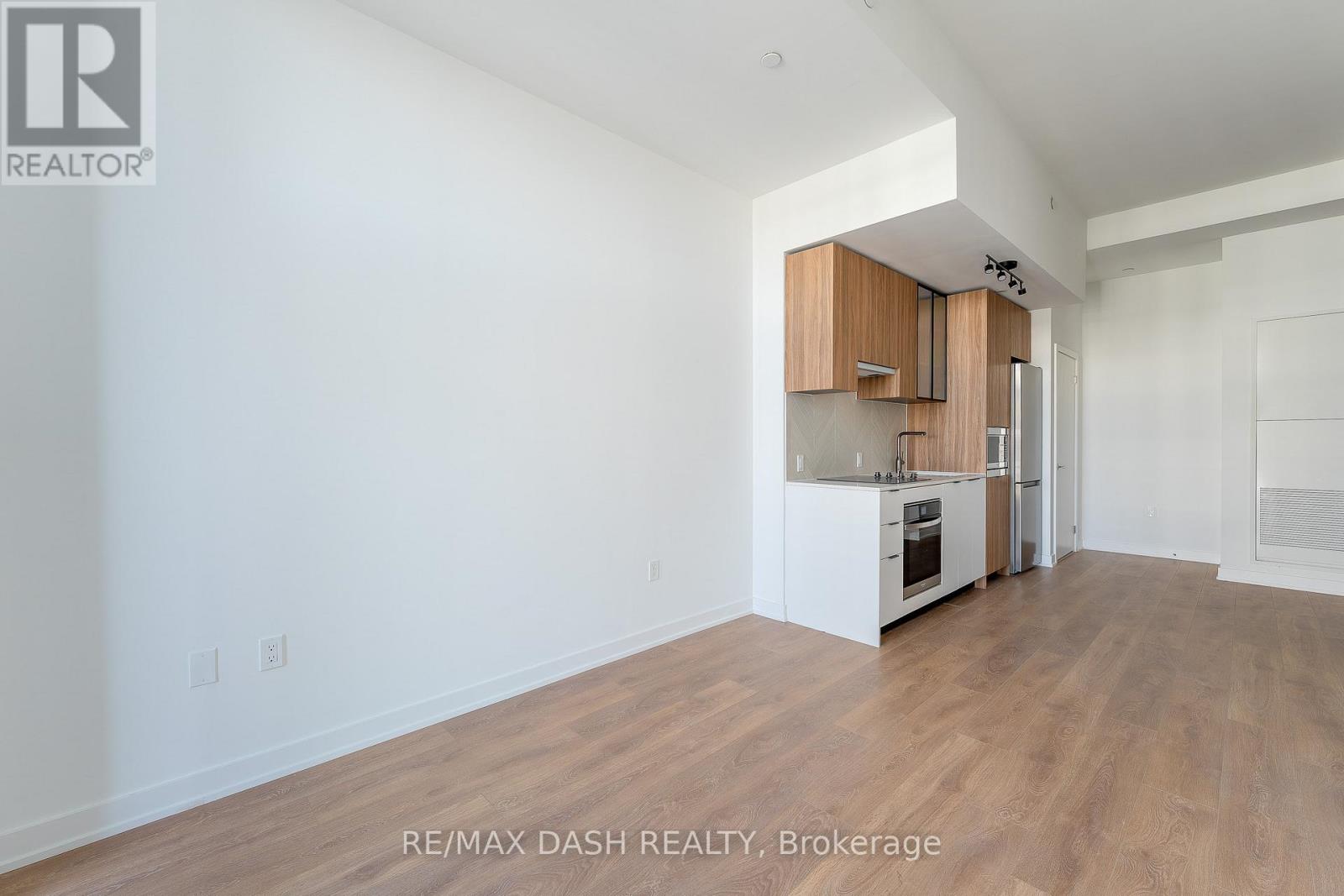 1011 - 1037 The Queensway Avenue, Toronto, Ontario  M8Z 0H5 - Photo 10 - W12902452