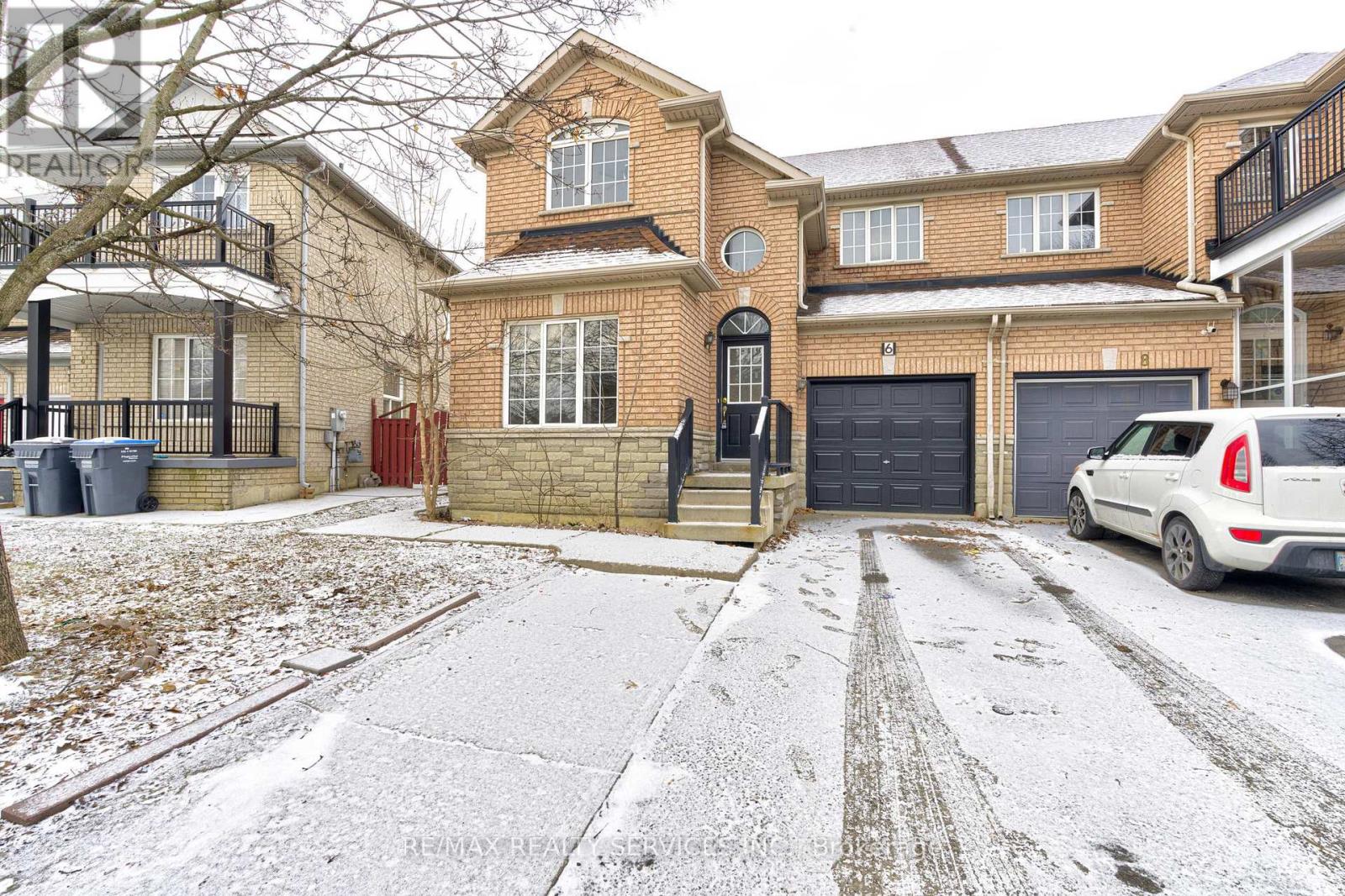 6 Beachsurf Road, Brampton, Ontario  L6R 2M1 - Photo 2 - W12905944