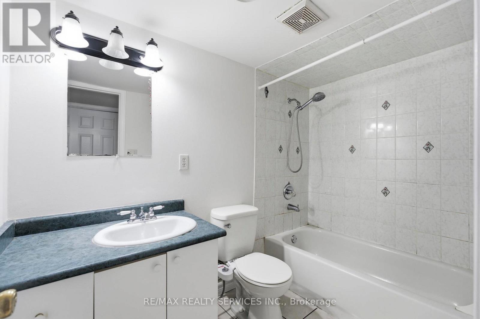 6 Beachsurf Road, Brampton, Ontario  L6R 2M1 - Photo 31 - W12905944