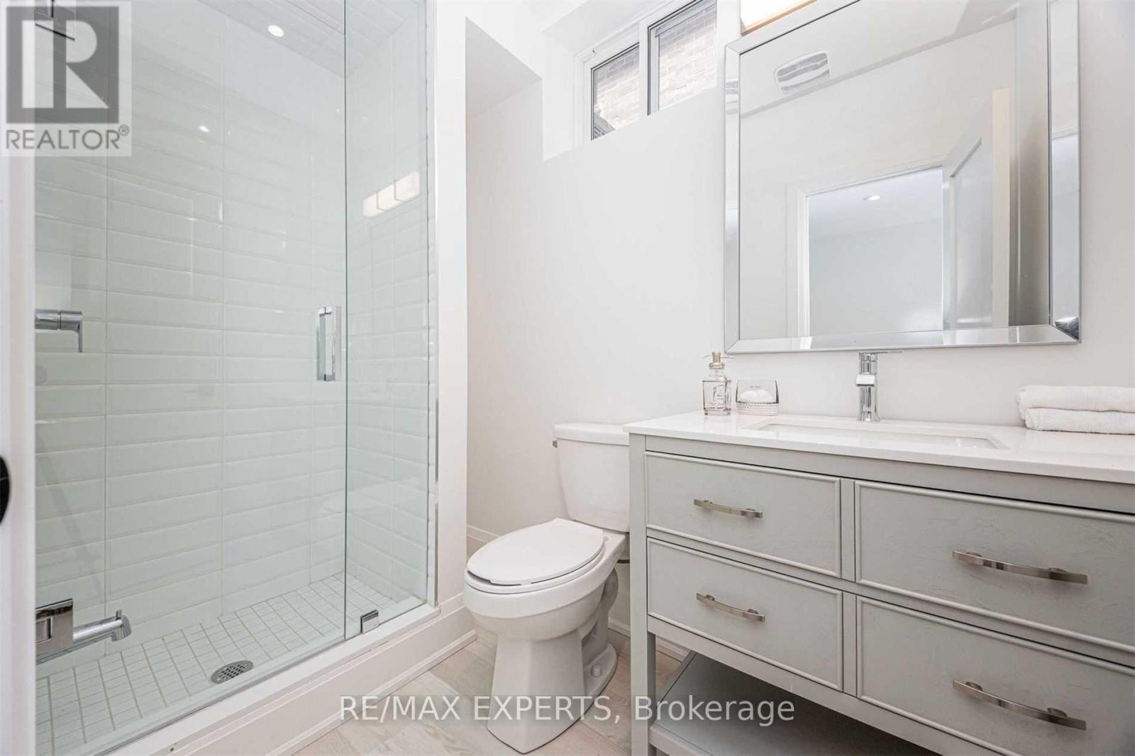55 Muir Avenue, Toronto, Ontario  M9L 1H5 - Photo 16 - W12905946