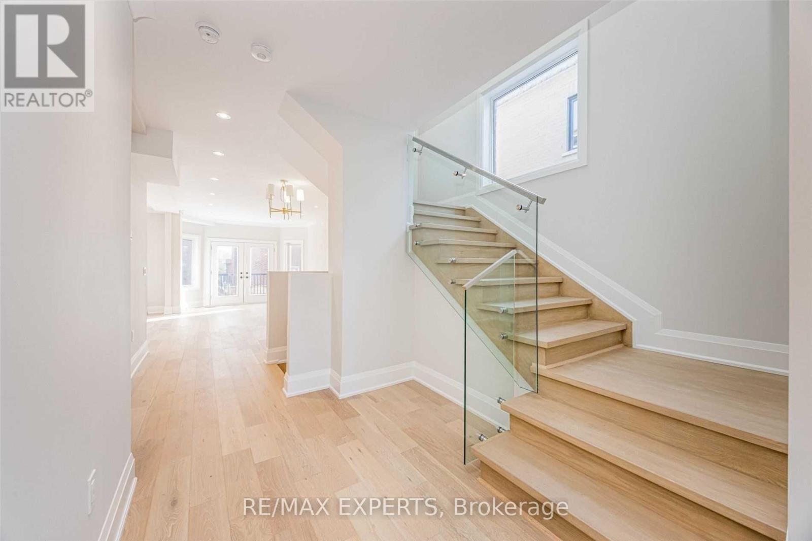 55 Muir Avenue, Toronto, Ontario  M9L 1H5 - Photo 2 - W12905946