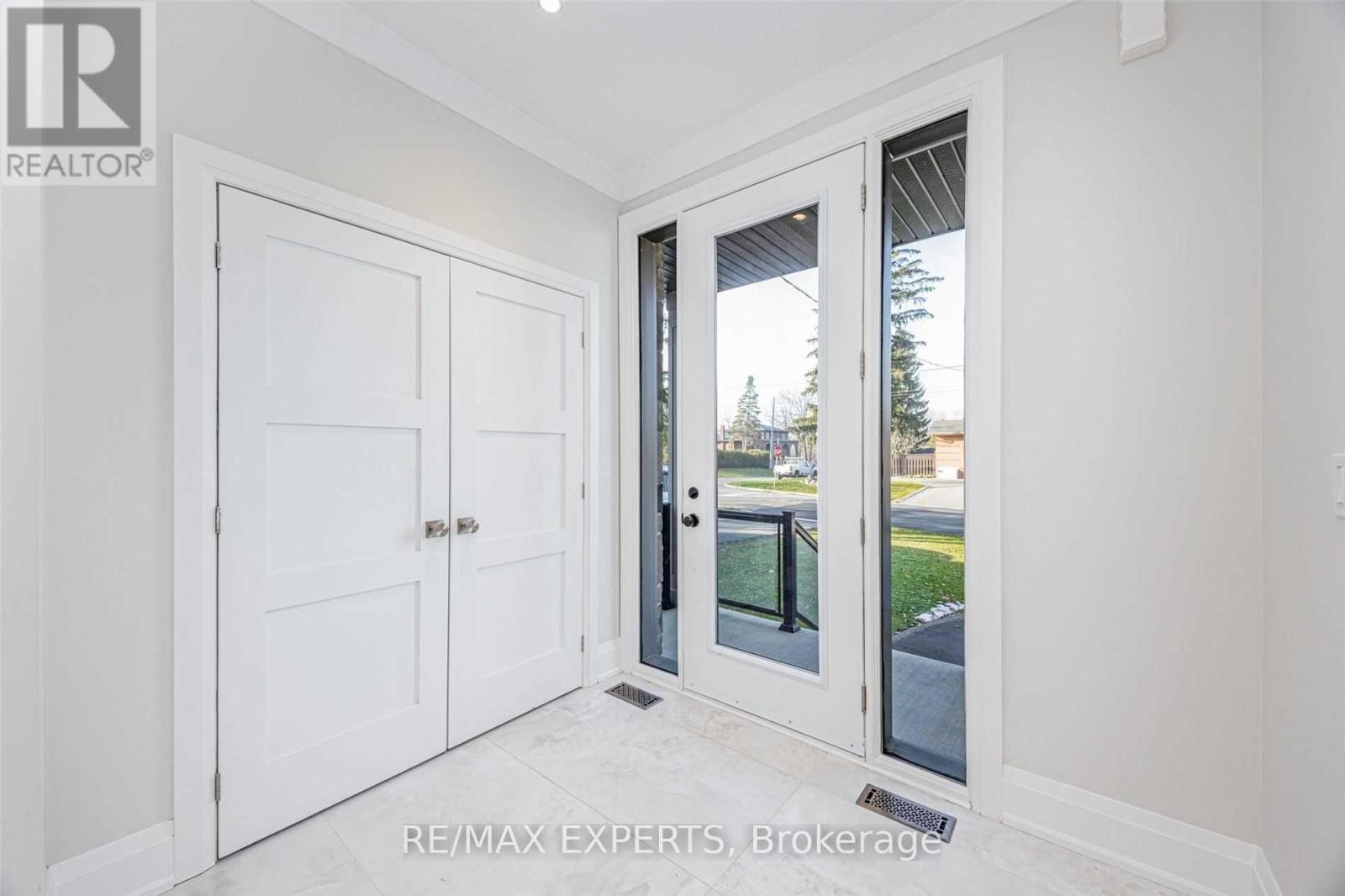 55 Muir Avenue, Toronto, Ontario  M9L 1H5 - Photo 3 - W12905946