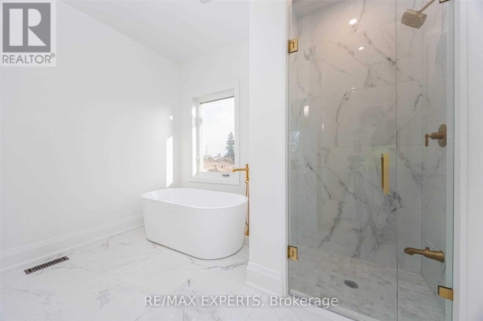 55 Muir Avenue, Toronto, Ontario  M9L 1H5 - Photo 9 - W12905946