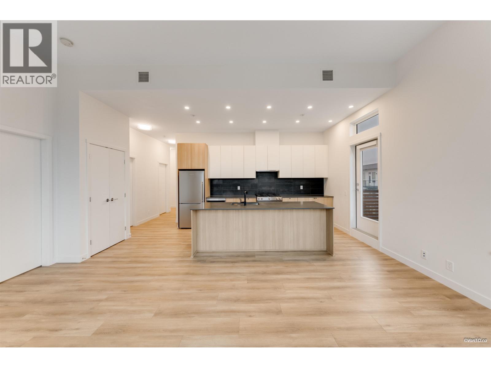 602 645 Como Lake Avenue, Coquitlam, British Columbia  V3J 0N9 - Photo 6 - R3101558