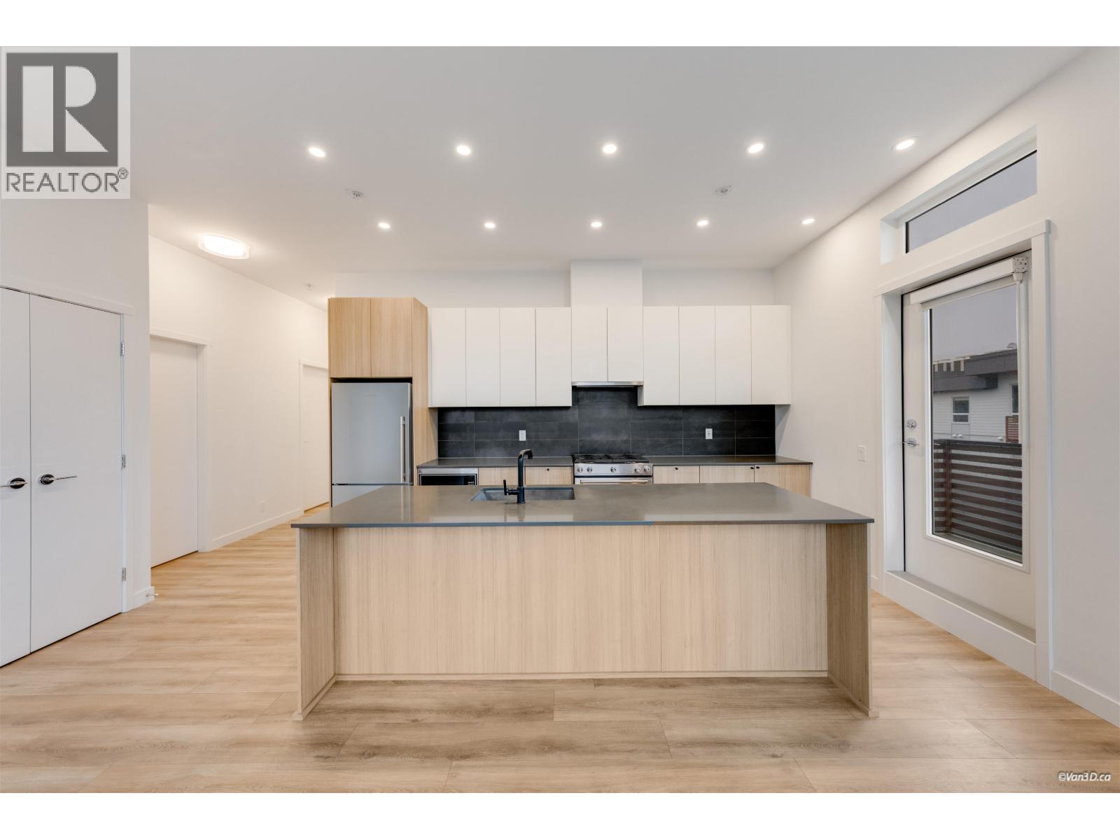 602 645 Como Lake Avenue, Coquitlam, British Columbia  V3J 0N9 - Photo 7 - R3101558