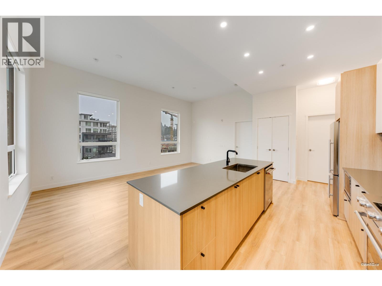 602 645 Como Lake Avenue, Coquitlam, British Columbia  V3J 0N9 - Photo 8 - R3101558