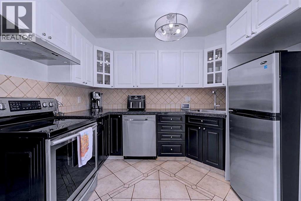 414 Brae Glen Crescent Sw, Calgary, Alberta  T2W 1B6 - Photo 11 - A2294676