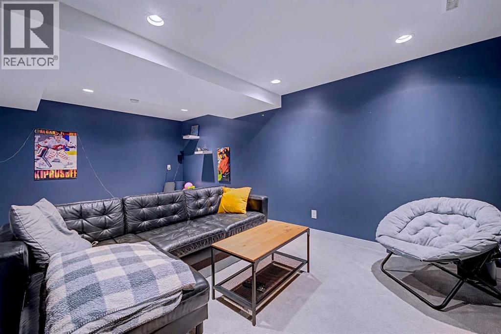 414 Brae Glen Crescent Sw, Calgary, Alberta  T2W 1B6 - Photo 31 - A2294676