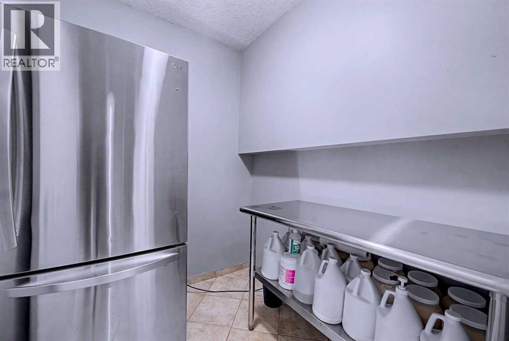 414 Brae Glen Crescent Sw, Calgary, Alberta  T2W 1B6 - Photo 28 - A2294676