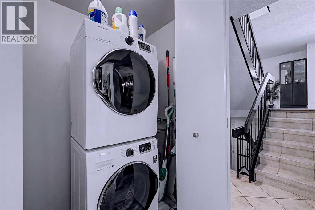 414 Brae Glen Crescent Sw, Calgary, Alberta  T2W 1B6 - Photo 25 - A2294676