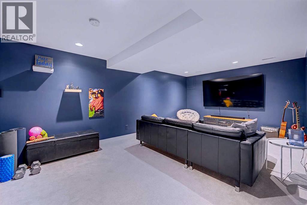 414 Brae Glen Crescent Sw, Calgary, Alberta  T2W 1B6 - Photo 29 - A2294676