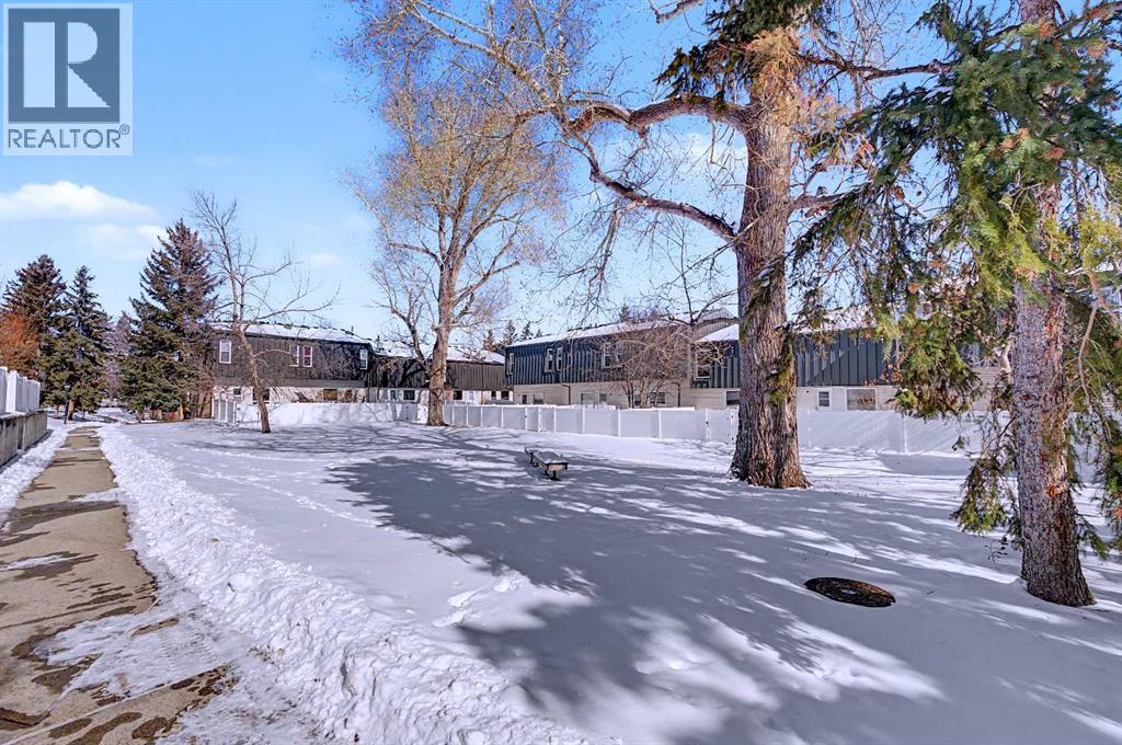 414 Brae Glen Crescent Sw, Calgary, Alberta  T2W 1B6 - Photo 32 - A2294676