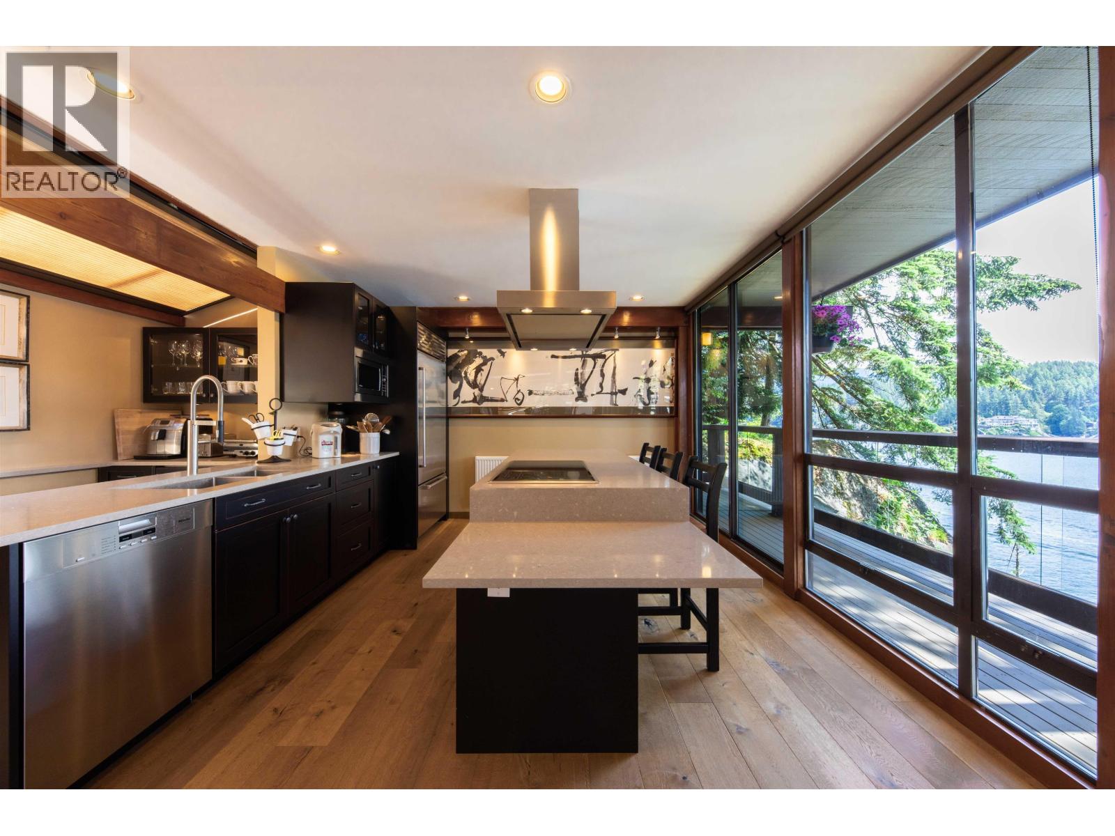 4885 COVE CLIFF PLACE, North Vancouver, British Columbia