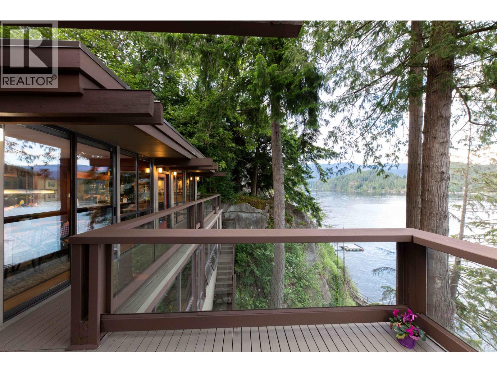 4885 Cove Cliff Place, North Vancouver, British Columbia  V7G 1H9 - Photo 8 - R3099086