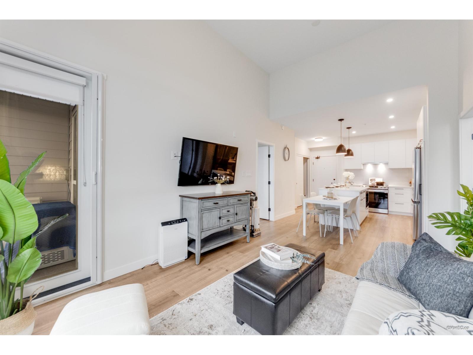 611 8117 200a Street, Langley, British Columbia  V2Y 3W9 - Photo 3 - R3099885