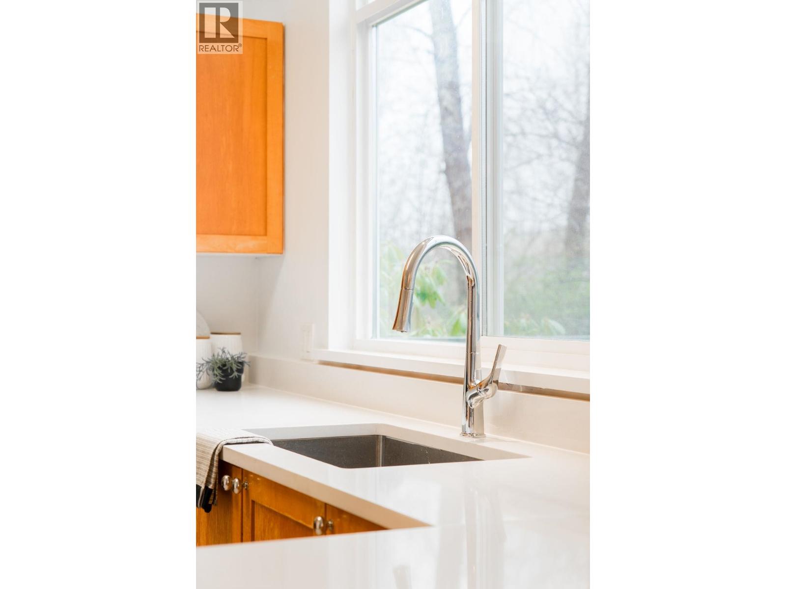 11888 Springdale Drive, Pitt Meadows, British Columbia V3Y 2S6 - Photo 9 - R3102032