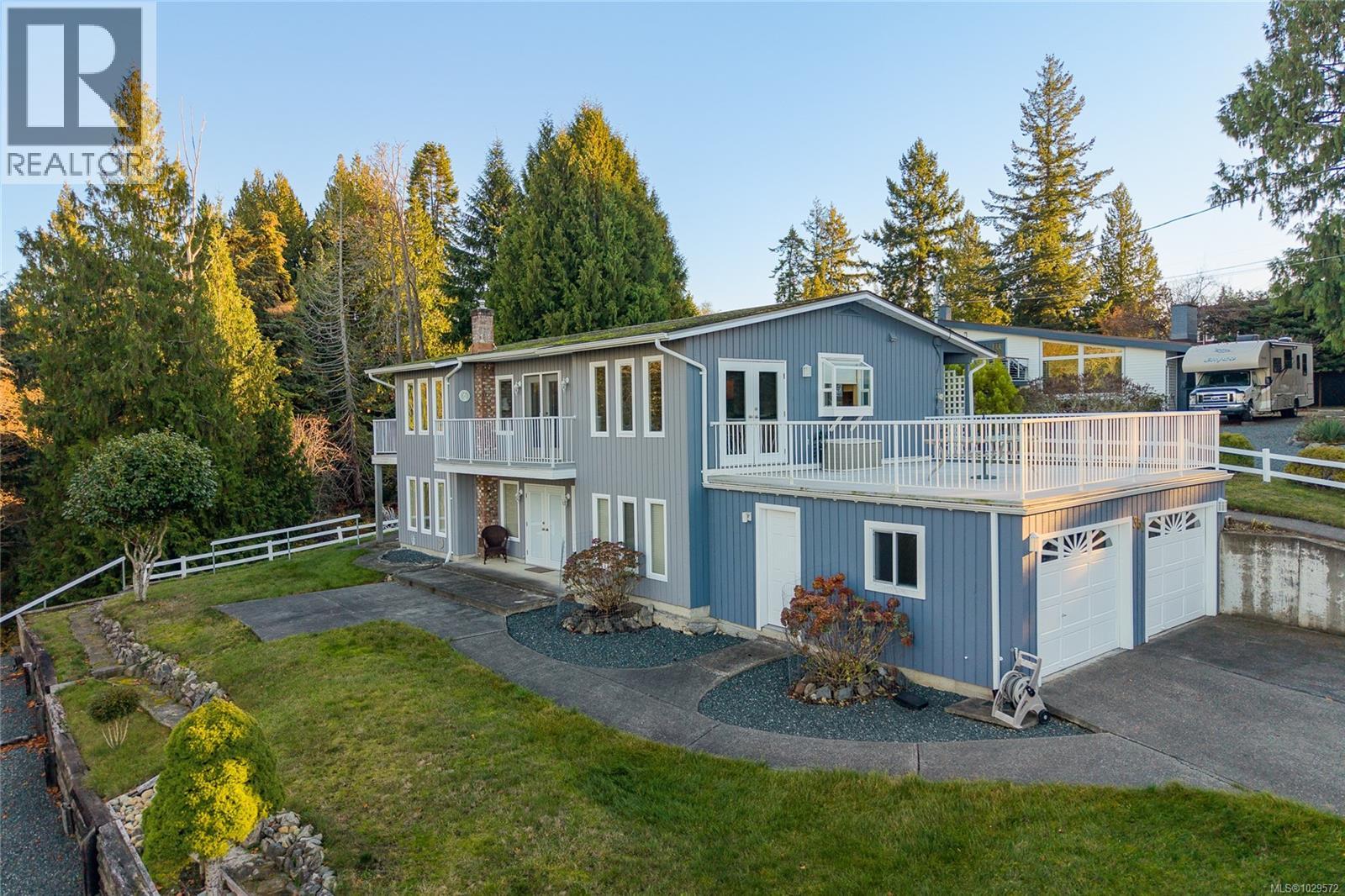 350 Garrett Rd, Qualicum Beach, British Columbia