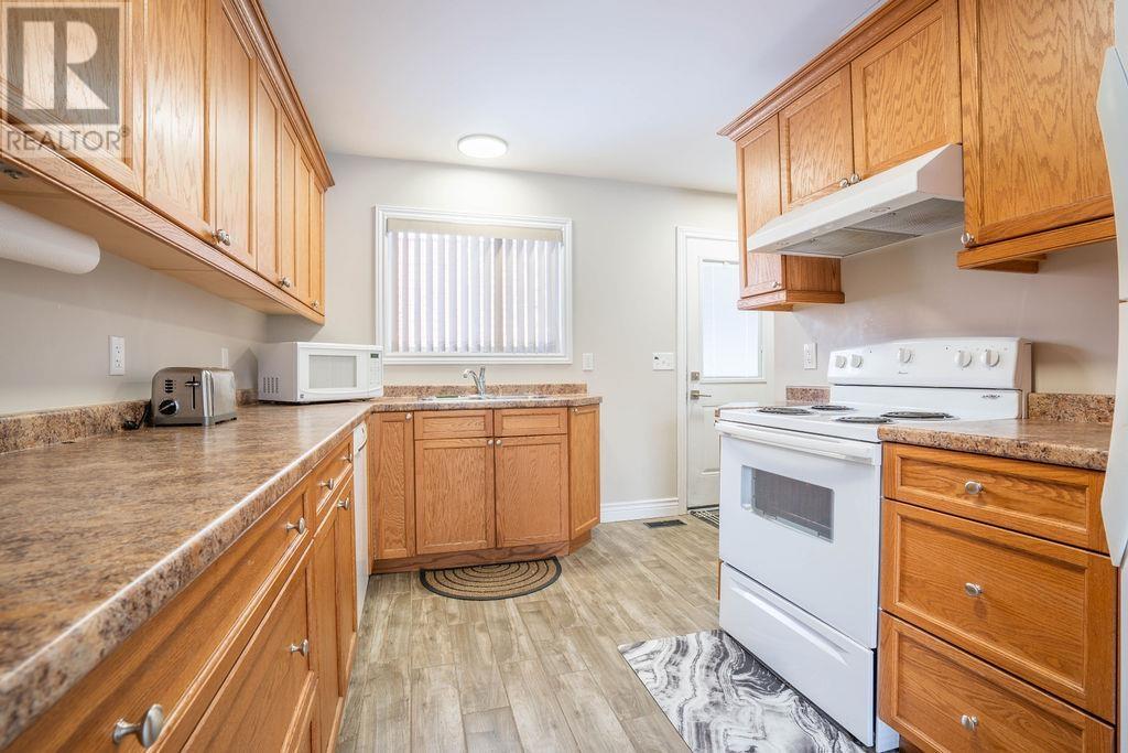 4 Labelle Ave, Sault Ste. Marie, Ontario  P6B 3B9 - Photo 13 - SM260495