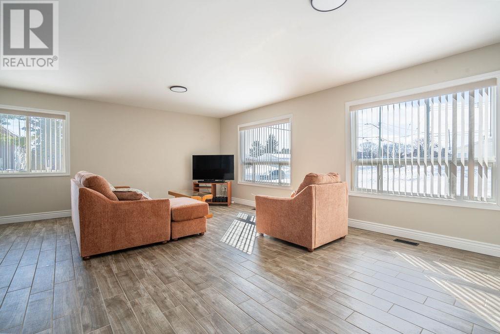 4 Labelle Ave, Sault Ste. Marie, Ontario  P6B 3B9 - Photo 18 - SM260495