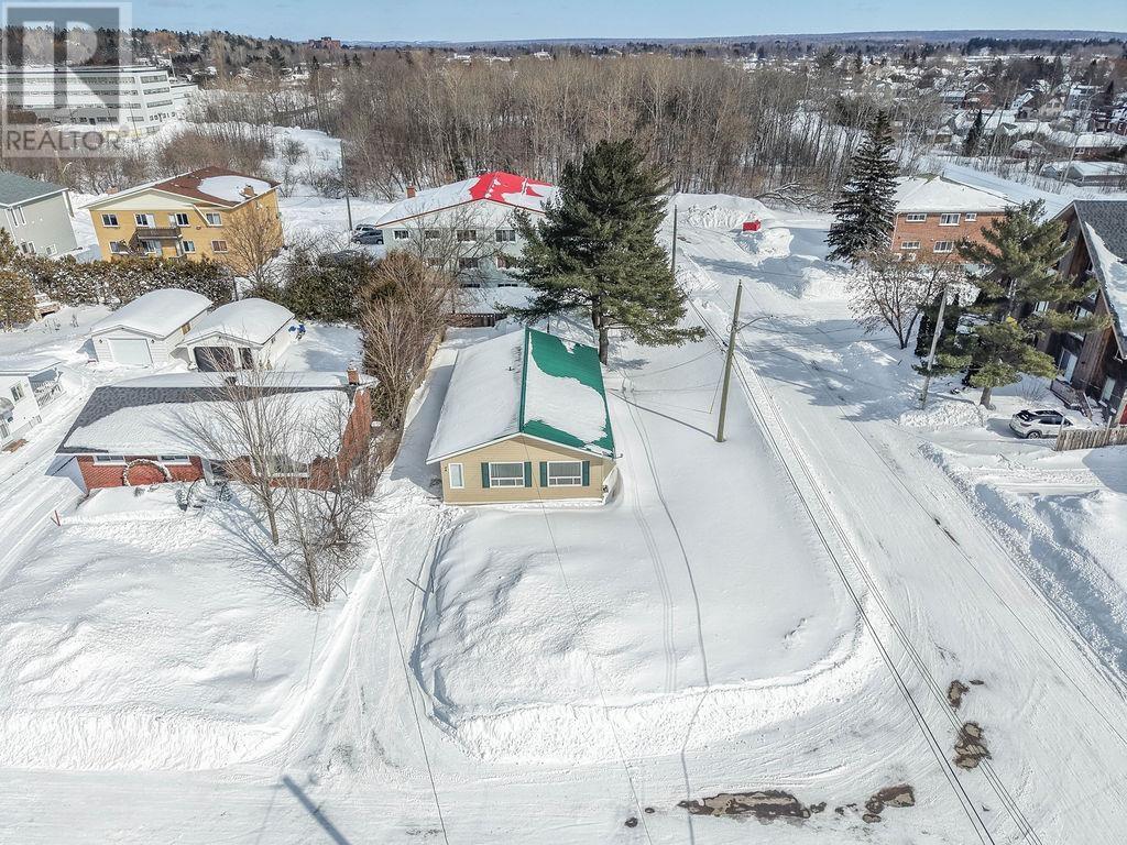 4 Labelle Ave, Sault Ste. Marie, Ontario  P6B 3B9 - Photo 6 - SM260495