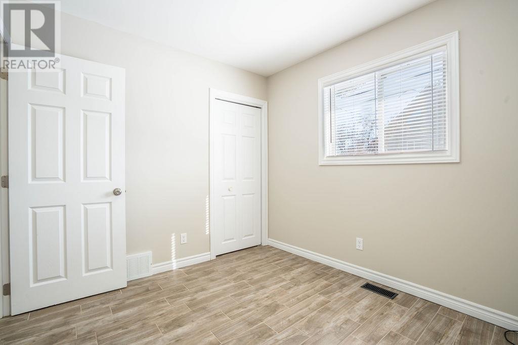 4 Labelle Ave, Sault Ste. Marie, Ontario  P6B 3B9 - Photo 27 - SM260495