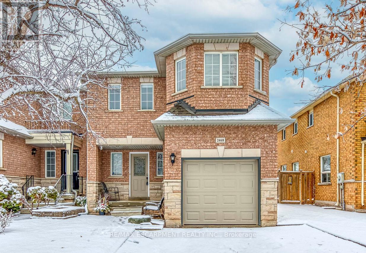 2468 NEWCASTLE CRESCENT, Oakville, Ontario