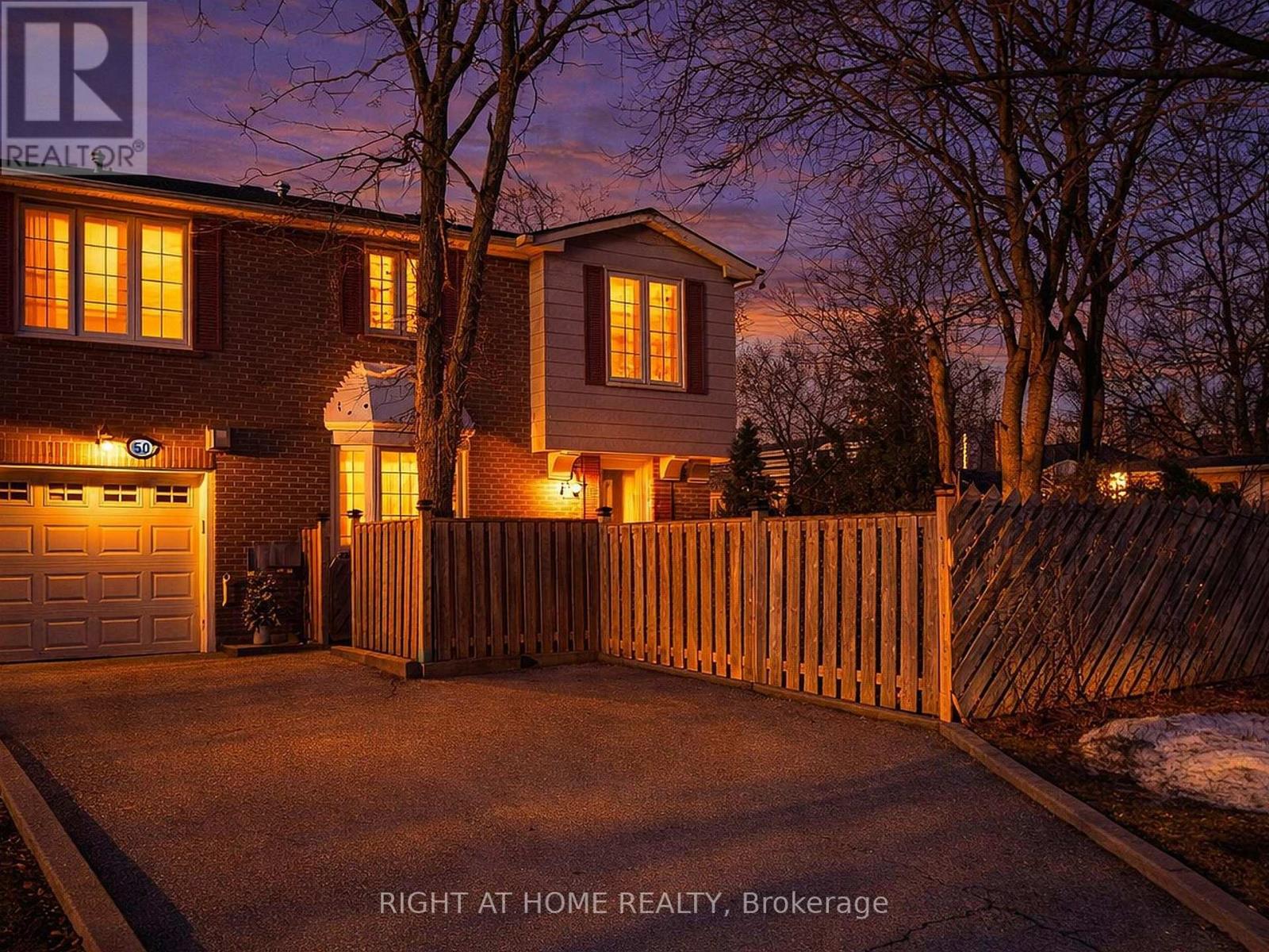 50 Rathfon Crescent, Richmond Hill, Ontario  L4C 5B7 - Photo 3 - N12898128